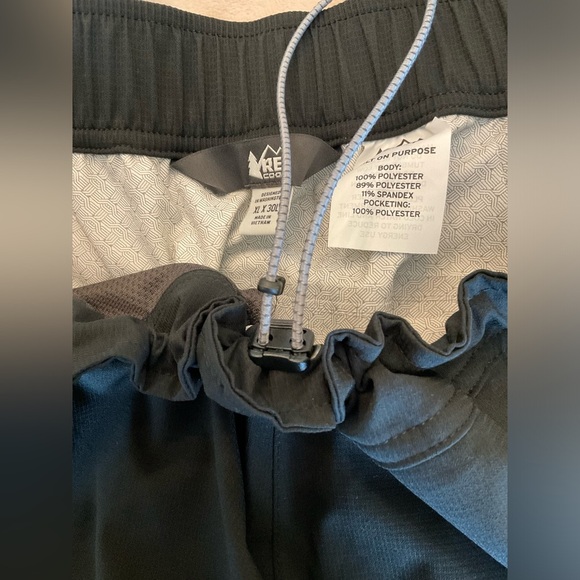 REI Co-op Men’s Waterproof Rain Pants - Picture 9 of 10